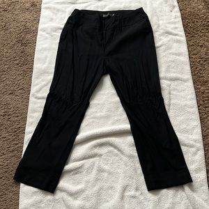 Size large black ankle pants